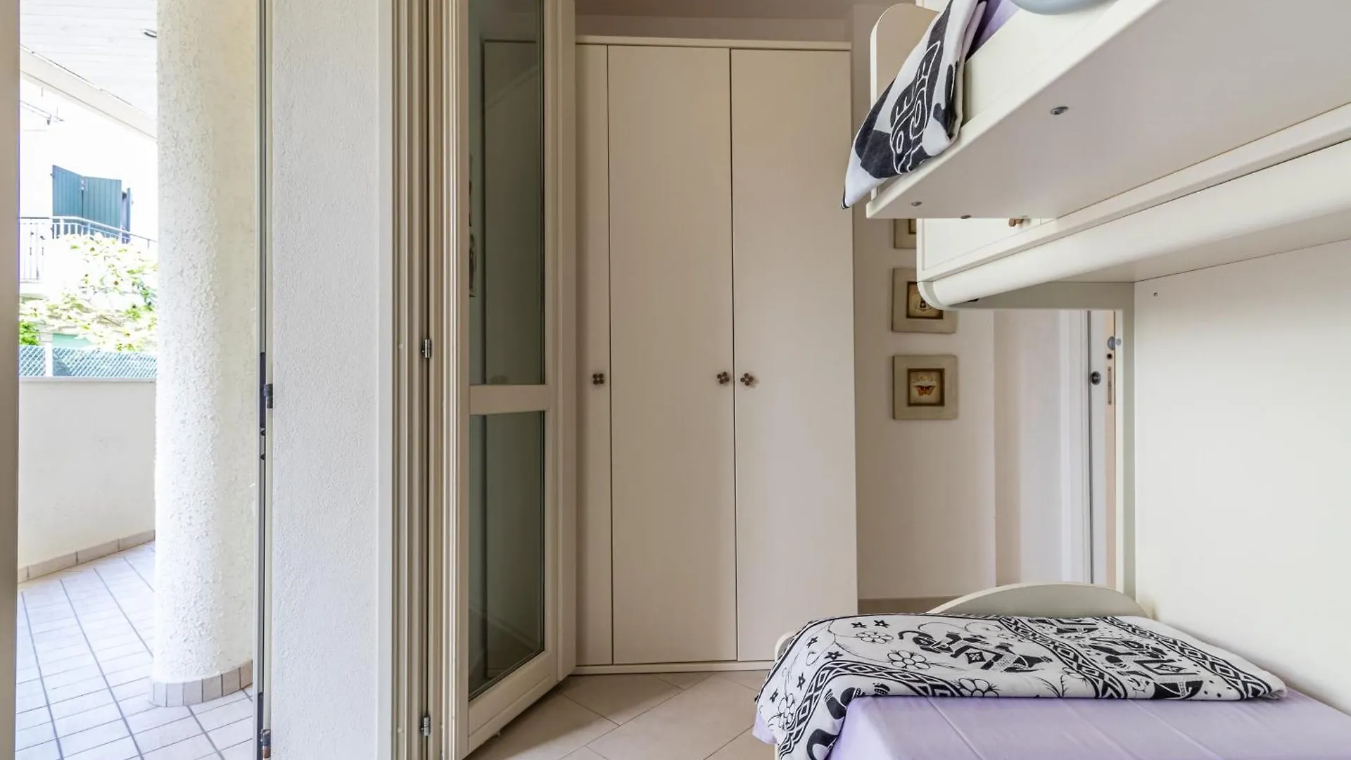 Cervia - 100 Mt Dal Mare Villetta Con Giardino Privato E Parcheggio Itália