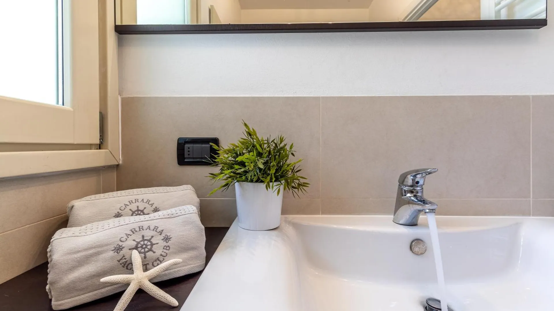 Cervia - 100 Mt Dal Mare Villetta Con Giardino Privato E Parcheggio Itália