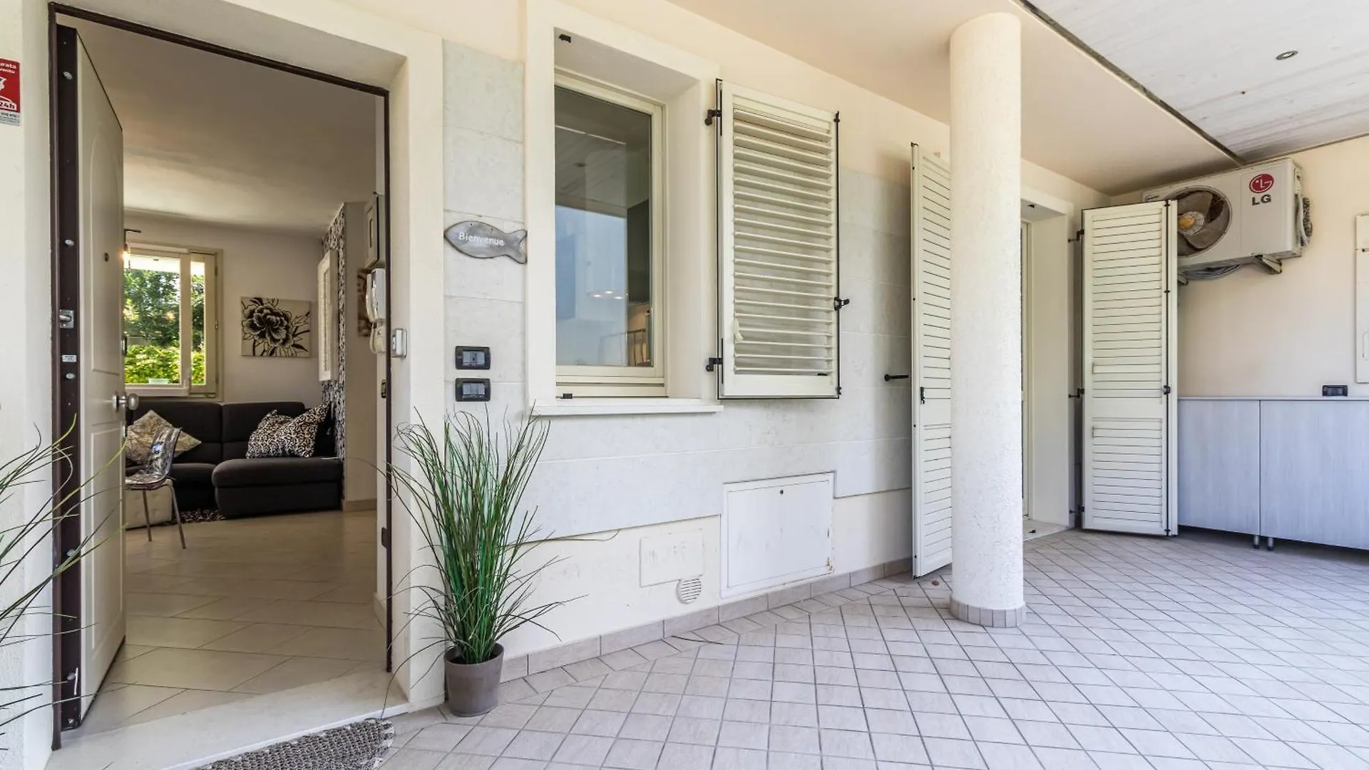 Cervia - 100 Mt Dal Mare Villetta Con Giardino Privato E Parcheggio Italia